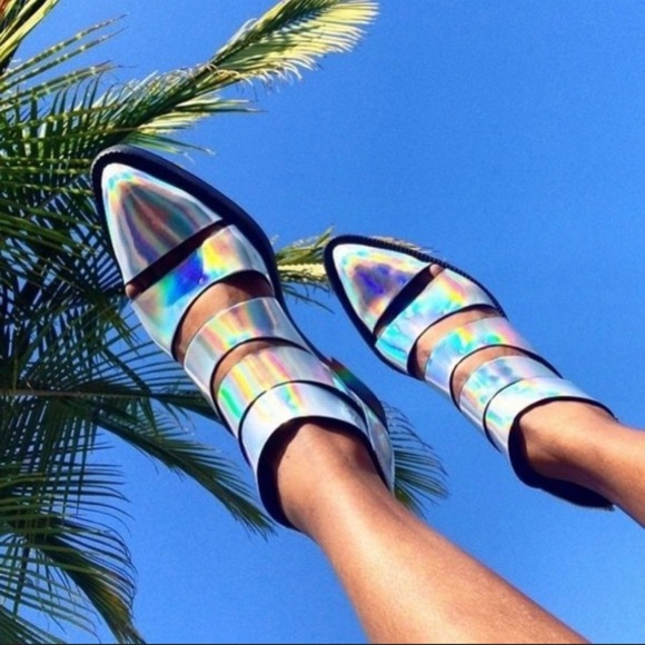 RARE🔥 YRU Katana 🪩 Iridescent rainbow cut out flats - Picture 1 of 11